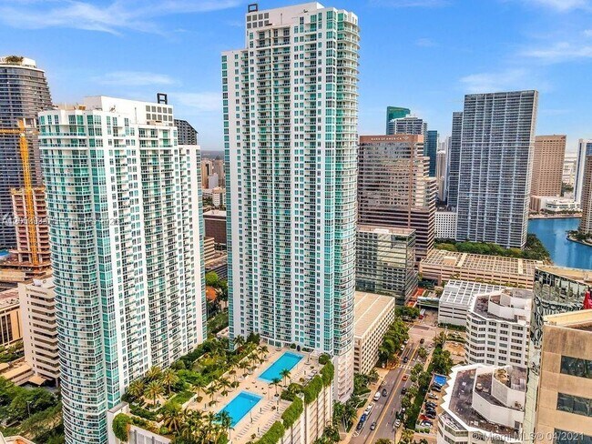 Building Photo - 951 Brickell Ave