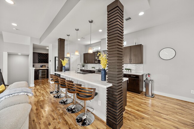 Building Photo - 4309 Marina St