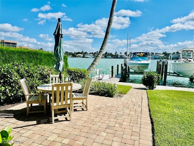 Foto del edificio - 2750 Gulf Shore Blvd N