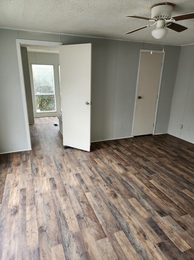 Building Photo - 218 Blueberry Ct