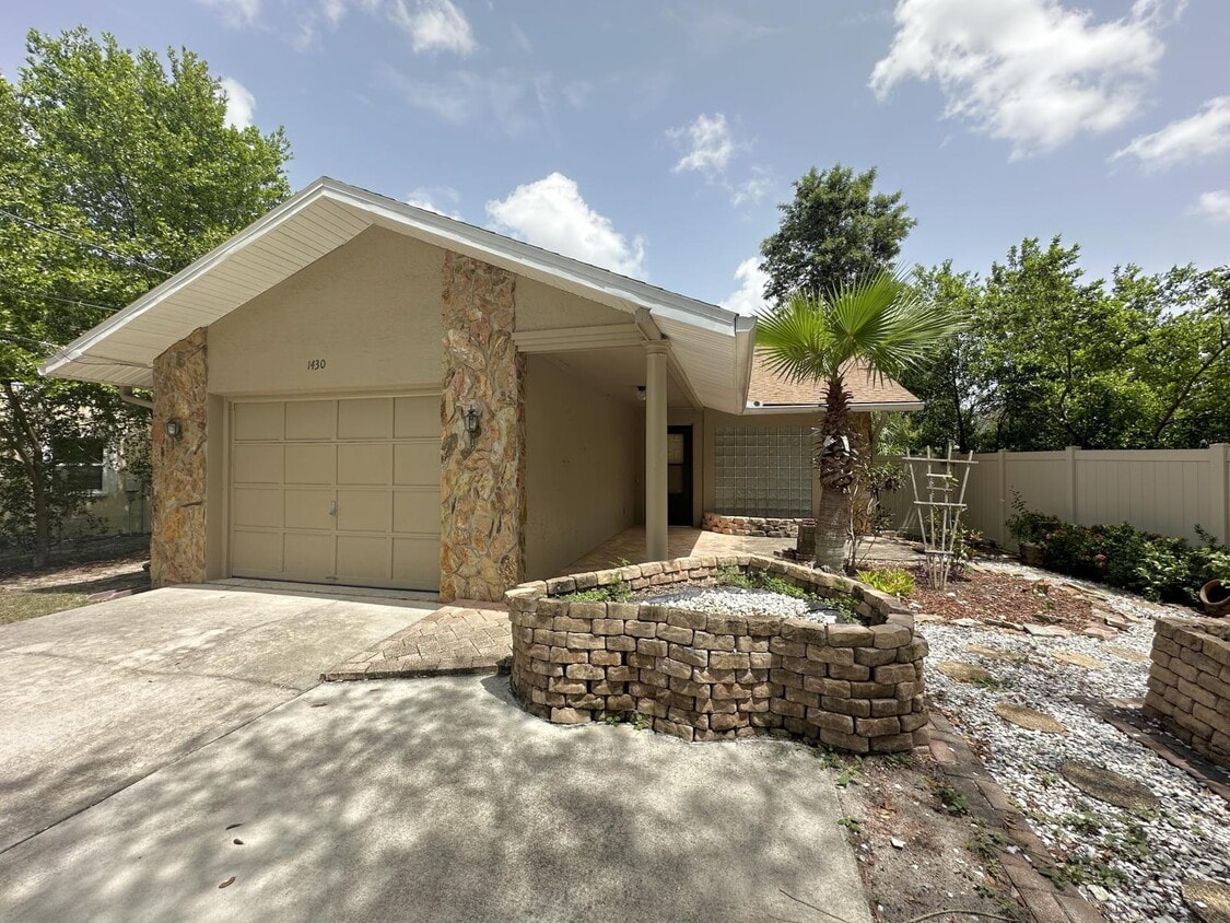 "Charming 2-Bed, 2-Bath Oasis in Vibrant T... - "Charming 2-Bed, 2-Bath Oasis in Vibrant T...