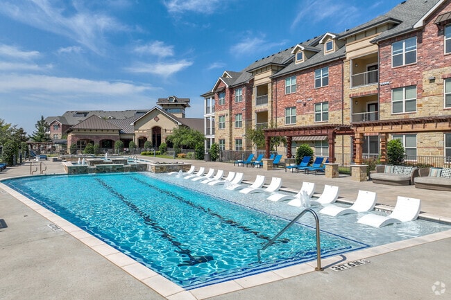Swimming Pool - Auberge of Burleson