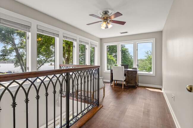 Foto del edificio - 9711 Pine Point Dr