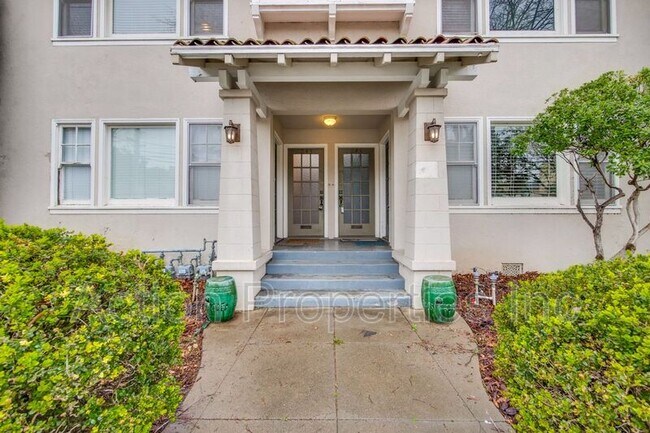 Foto del edificio - 243 Everett Ave