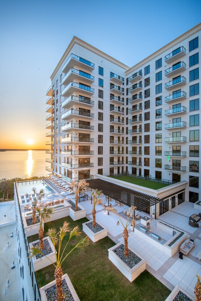 Building Photo - Thirty-One Eleven Sunset