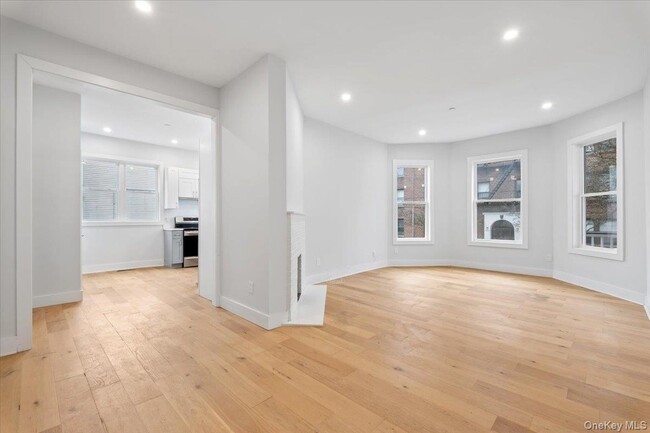 Building Photo - 56 Wildey St