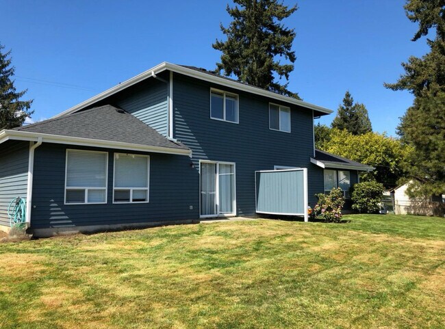 Building Photo - 12017 Alexander Rd