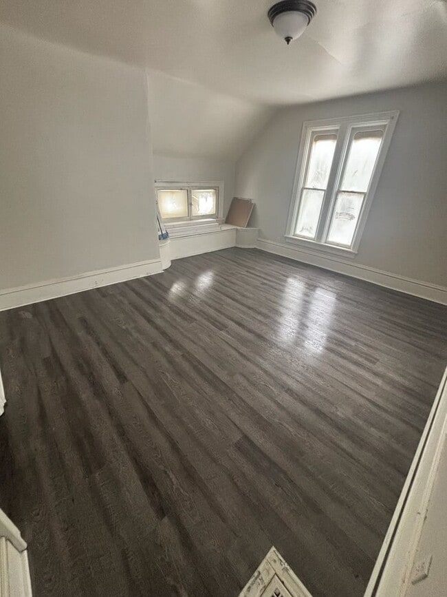 Foto del edificio - 509 W Franklin St