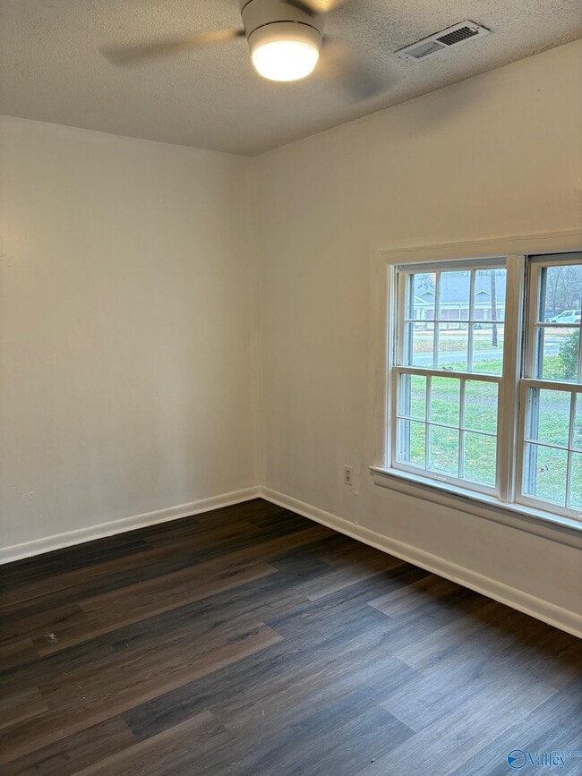 Building Photo - 103 Bailey St