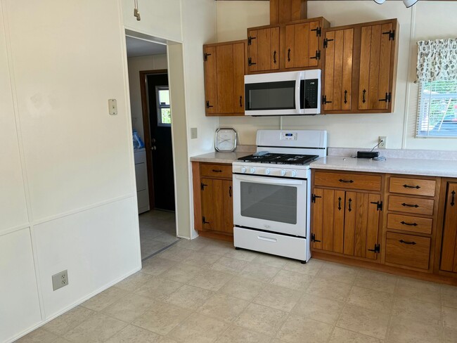 Building Photo - 14551 OH-93