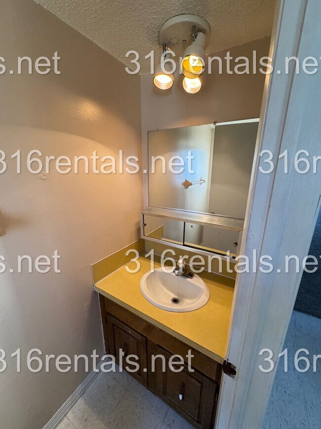 Foto del edificio - $850- 2 bed 1 bath - Townhomes
