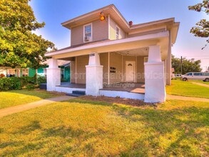 Building Photo - 1740 NW 11th St