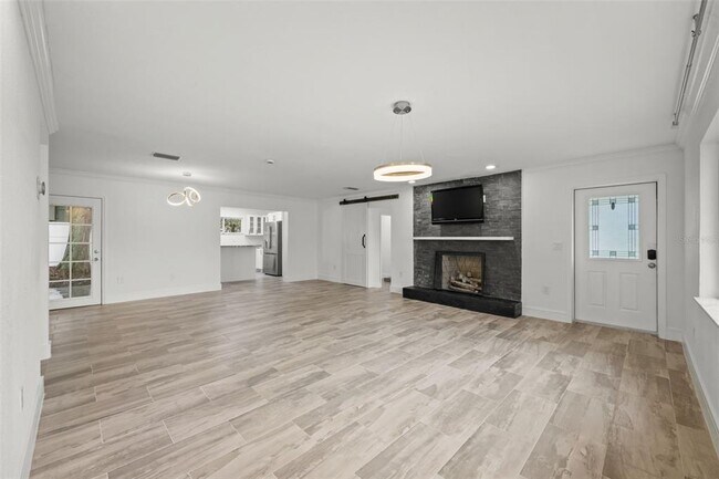 Foto del edificio - 5301 Venetian Blvd NE