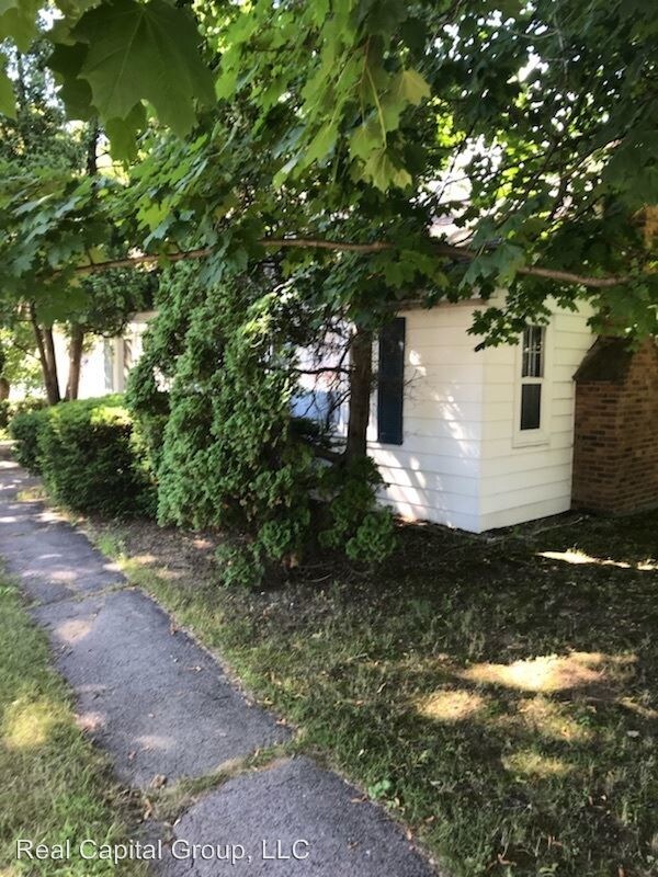Building Photo - 3 br, 1.5 bath House - 951 Rt. 146