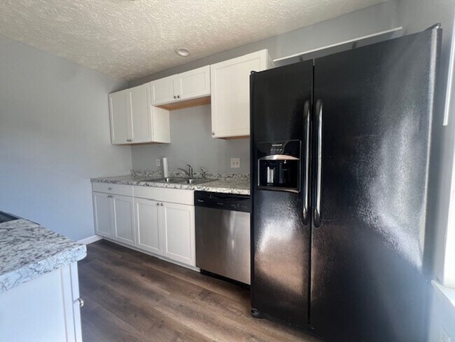 Building Photo - 3392 Galleria Dr