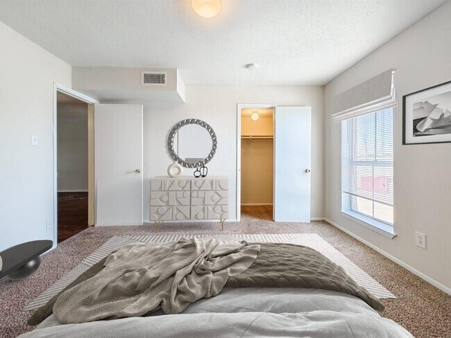 Foto del edificio - 4400 W Airport Blvd