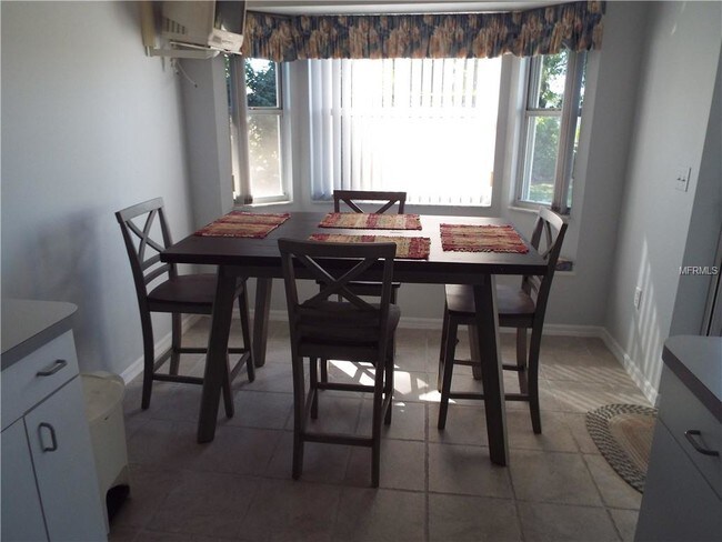 Foto del edificio - 112 Shady Pine Ln