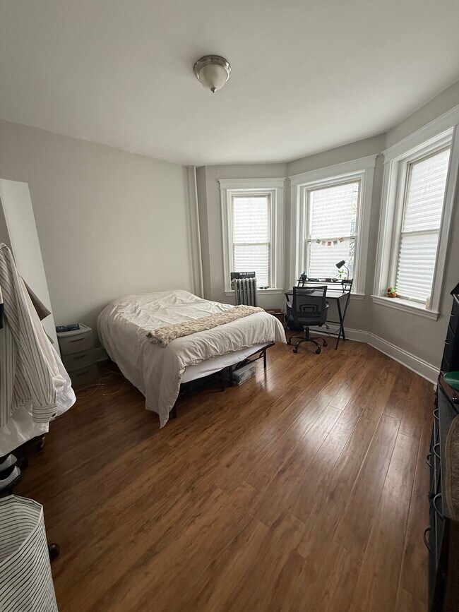 Foto del edificio - 1185 Commonwealth Ave