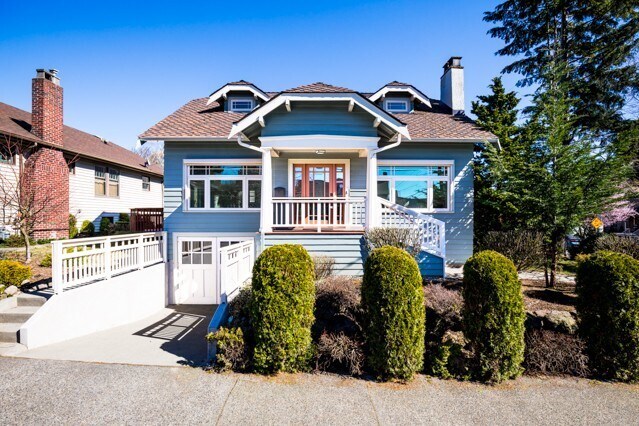 Foto del edificio - Spacious Home with that Classic Seattle Ch...