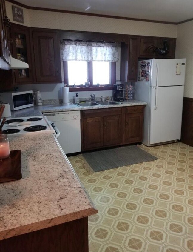 15 Sheldon St Unit Sheldon St Apt 1, Norwich, NY 13815 Apartments in