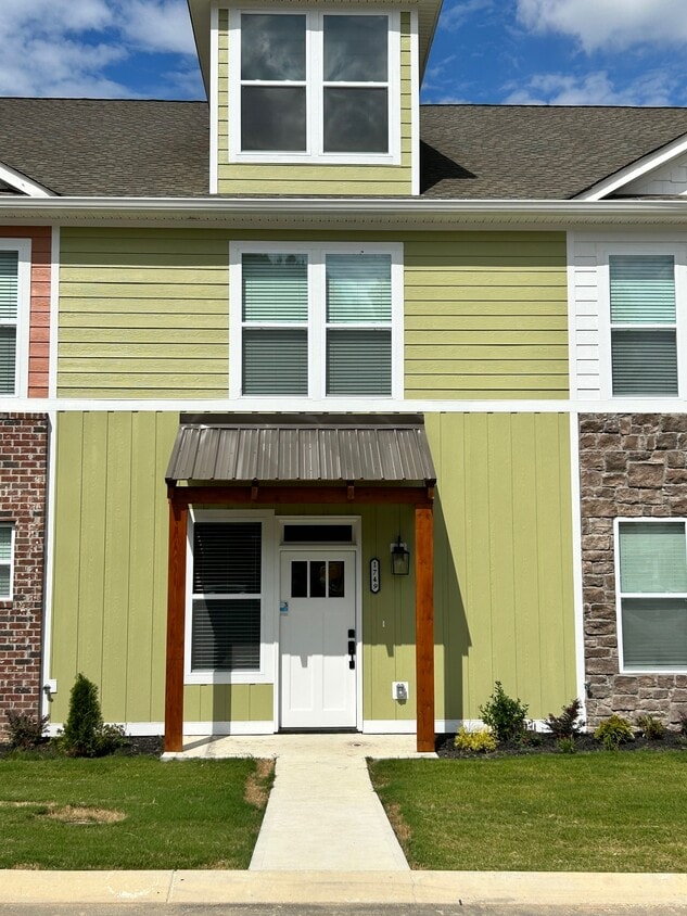 Foto principal - 1749 Arbor Hls Dr SE