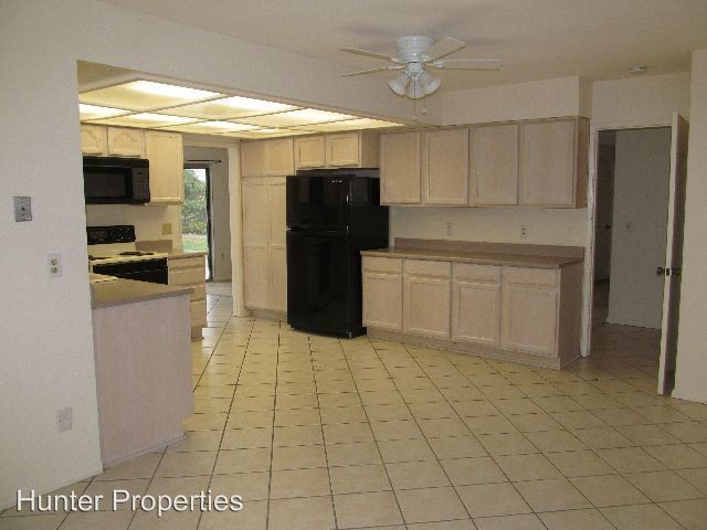 Building Photo - 7114 Columbine Dr