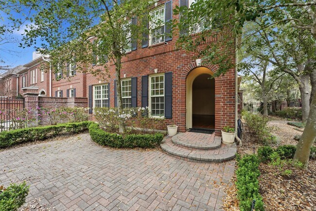 Foto del edificio - 3210 Maroneal St