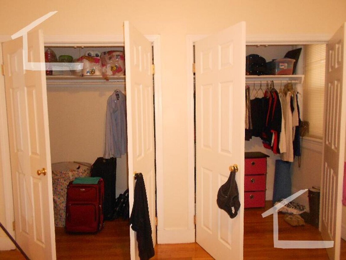 Building Photo - GREAT 1Br/1Bth in Fenway neighborhood. Right on the Brookline line!