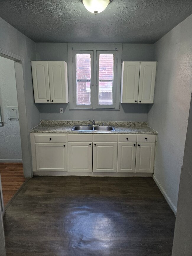 Foto del edificio - 15909 Woodingham Dr
