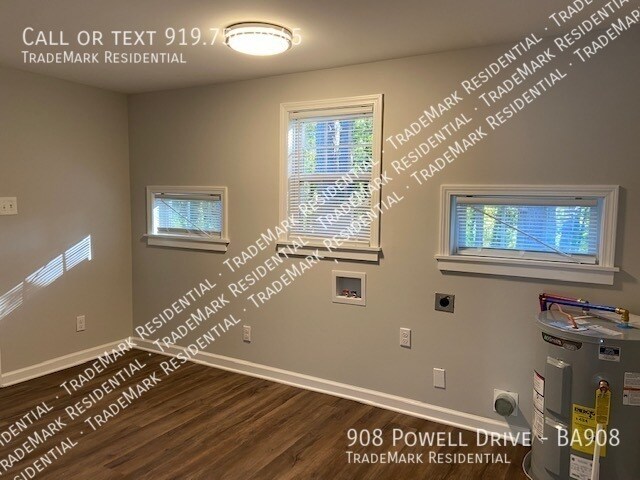 Primary Photo - 908 Powell Dr