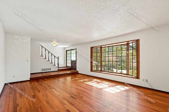 Building Photo - Charming Tigard home with Unmatched Charac...