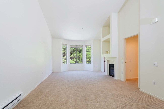 Foto del edificio - Rare Top-Floor Condo at Parkwoods