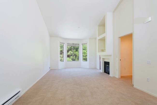 Building Photo - Rare Top-Floor Condo at Parkwoods