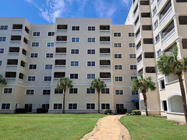 Building Photo - 3730 Cadbury Cir