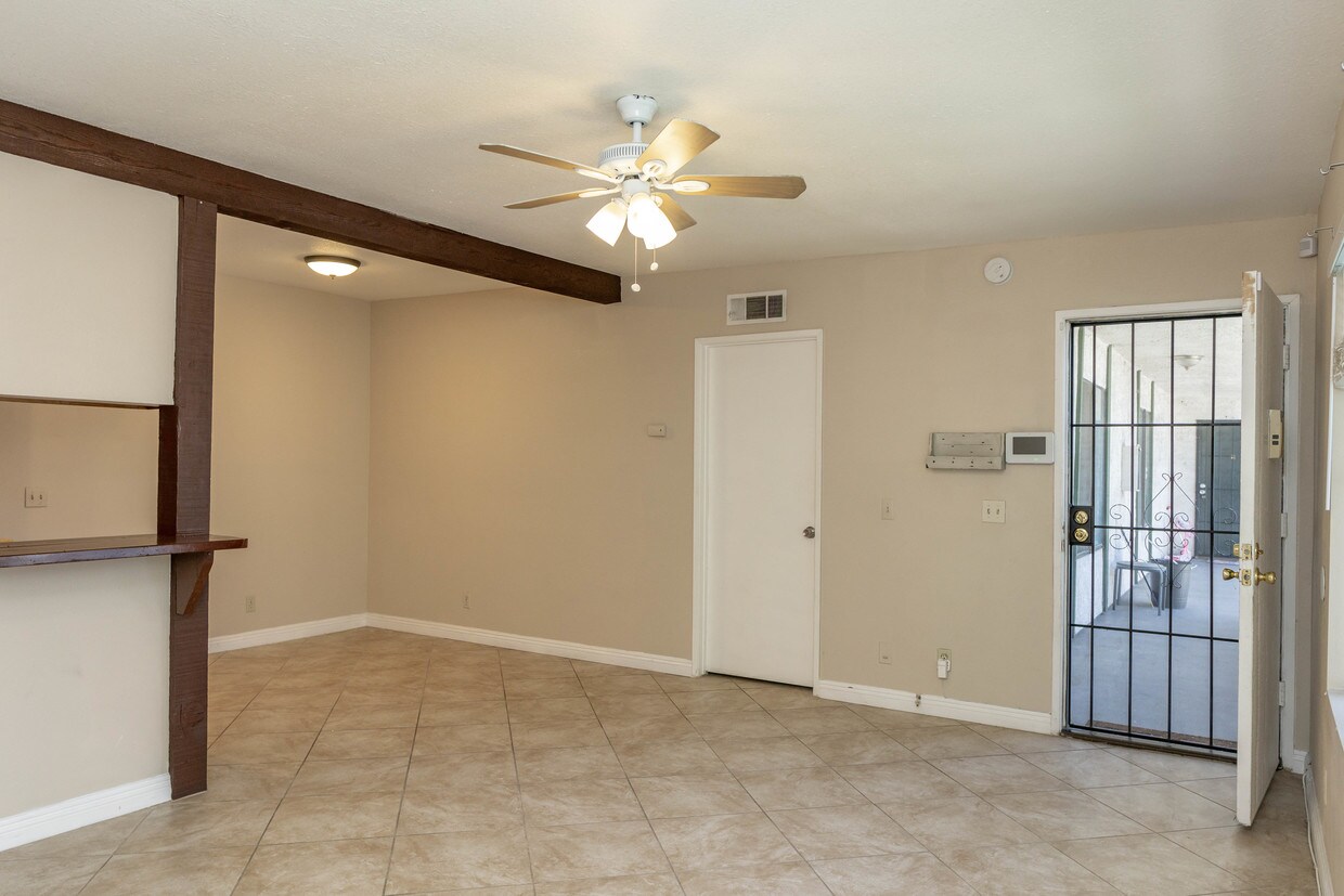 1735 E Washington St Unit f22, Colton, CA 92324 Condo for Rent in Colton, CA