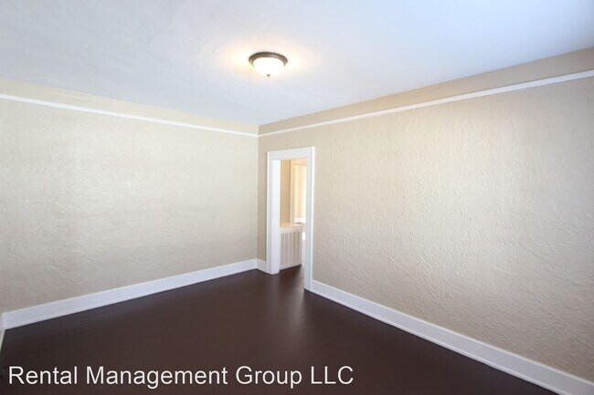 Building Photo - 3 br, 1.5 bath House - 5510 Avenue Q