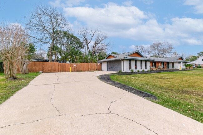 Building Photo - 7810 Nairn St