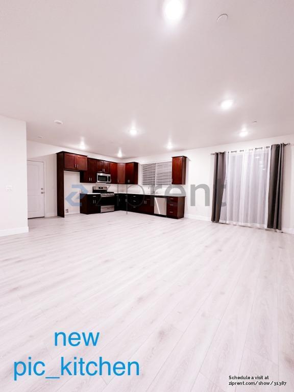 Building Photo - 15127 Logos Ct