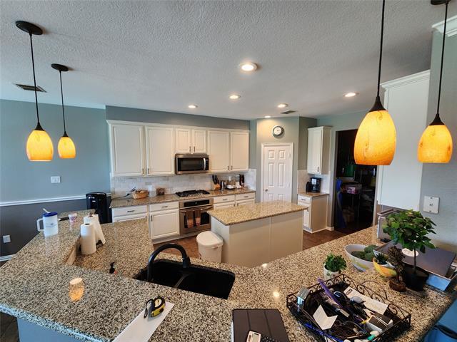 Foto del edificio - 3848 Lakeway Dr