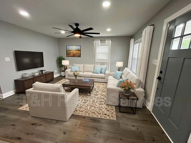 Foto del edificio - 301 Villa Ave