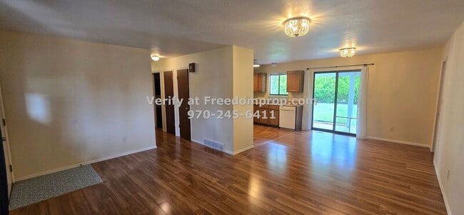 Building Photo - 175 Applewood Dr