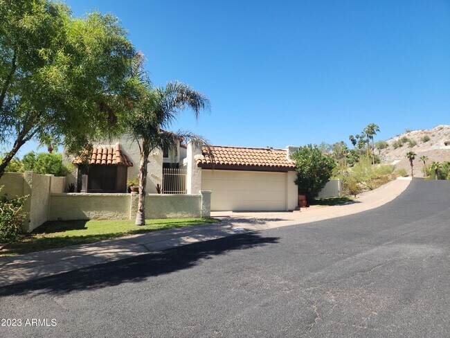 Building Photo - 1751 E Frier Dr