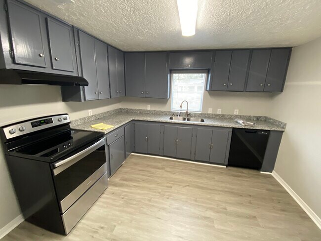 Kitchen - 5221 Haywood St