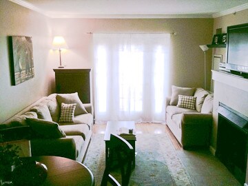 Living room - 31 Greenridge Ave