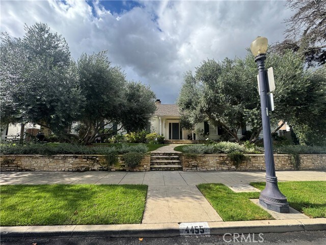 Building Photo - 4455 California Ave