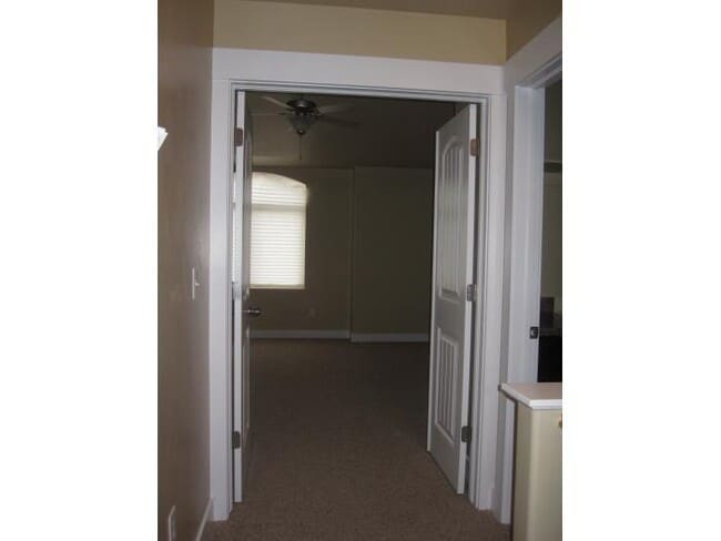 Building Photo - Beautiful Layton Townhome for Rent