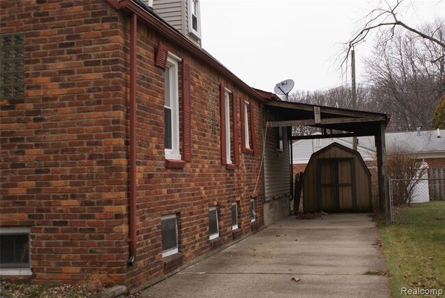 Building Photo - 922 Butternut Ave