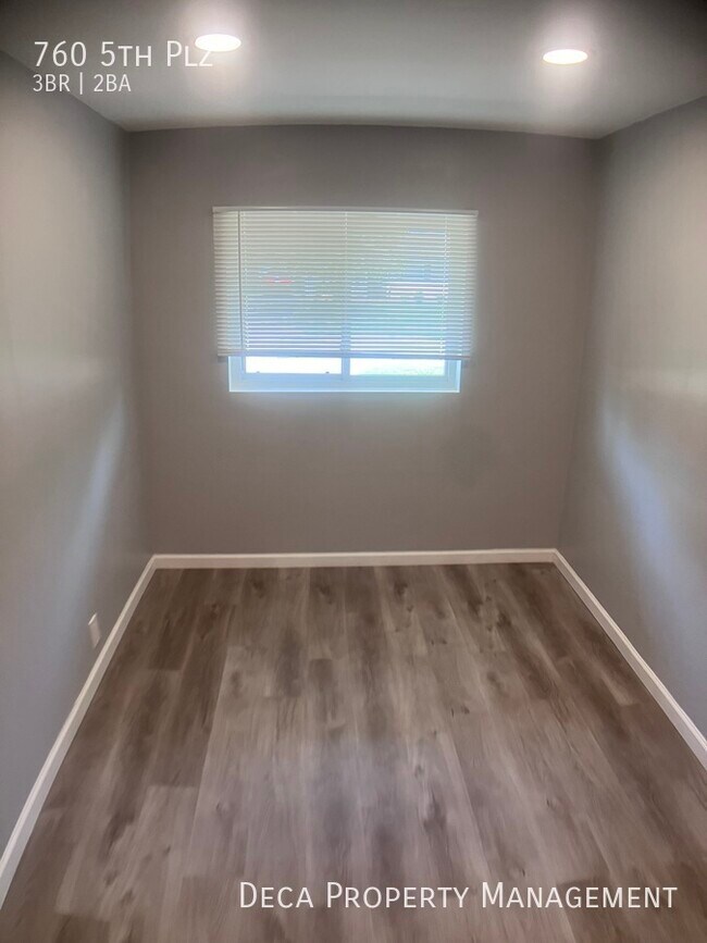 Building Photo - 3 Bedroom 1.5 Bathroom House