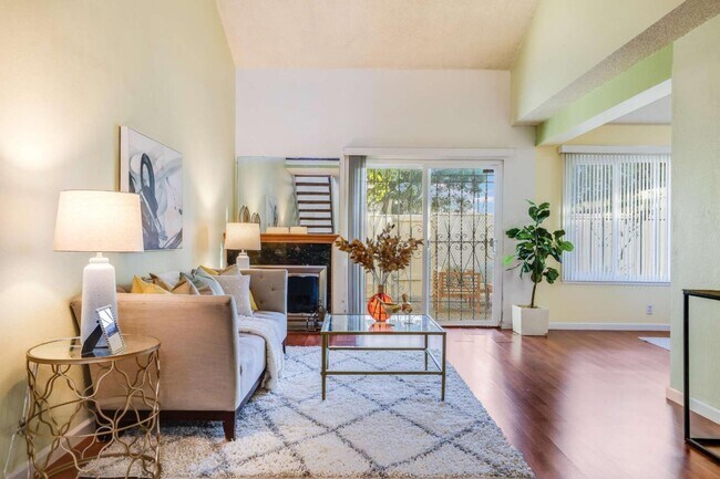 Foto del edificio - 2549 Olmstead Ct