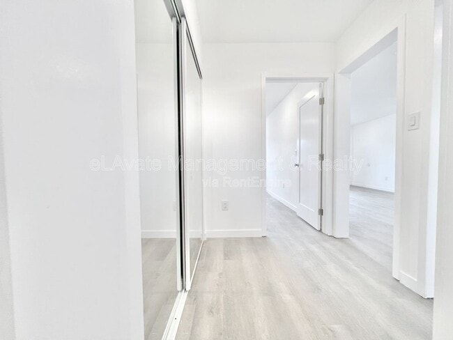Interior Photo - 3900 Nicolet Ave